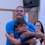 Adolescente com dúvidas sobre batismo pede sinal e recebe resposta em culto