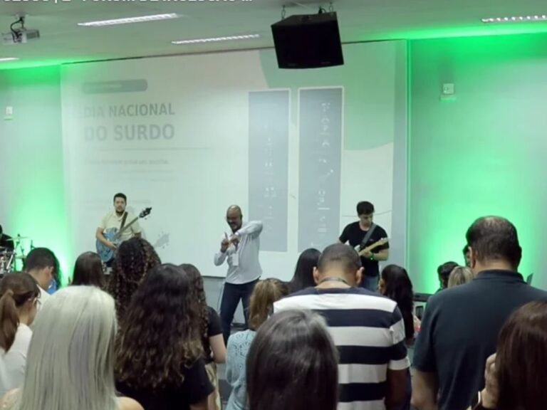 Conheça o SignWriting: tipo de pictograma que representa a língua de sinais de forma escrita