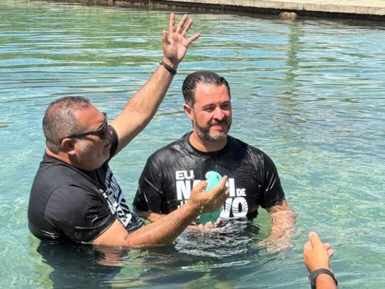 Com maioria de Bases Missionárias, Promessa Cosmópolis batiza sete pessoas