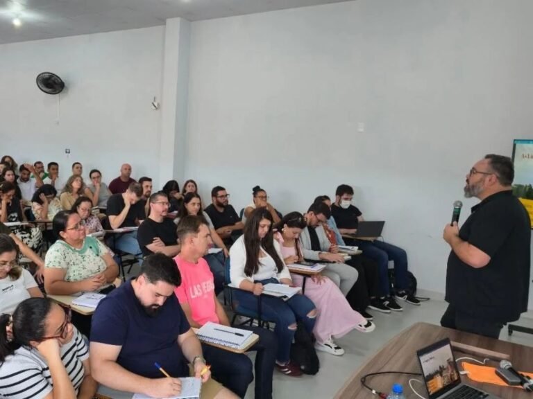 Líderes da Educação Teológica e da Escola Bíblica parabenizam professores promessistas